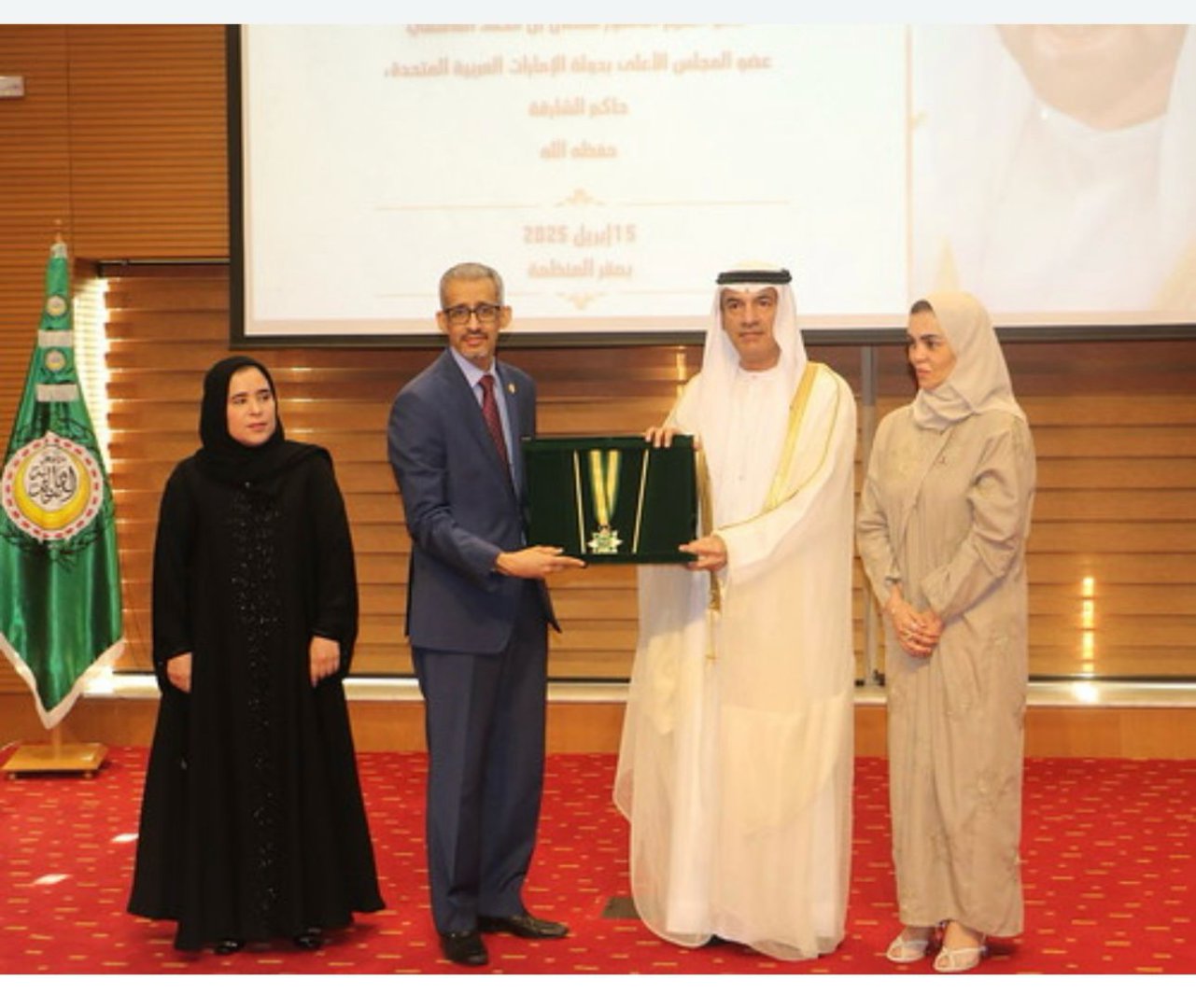الألكسو تمنح وسام الاستحقاق الثقافي العربي الأوّل لسموّ الشيخ الدكتور سلطان بن محمد القاسمي حاكم الشارقة