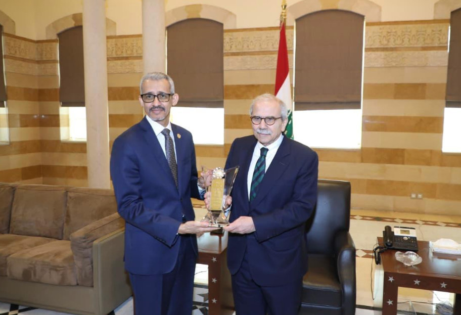 رئيس مجلس الوزراء اللبناني يستقبل المدير العام للألكسو