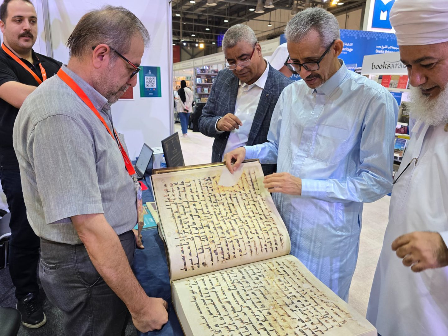 معالي المدير العام للألكسو يزور معرض الشارقة الدولي للكتاب في دورته الرابعة والأربعين