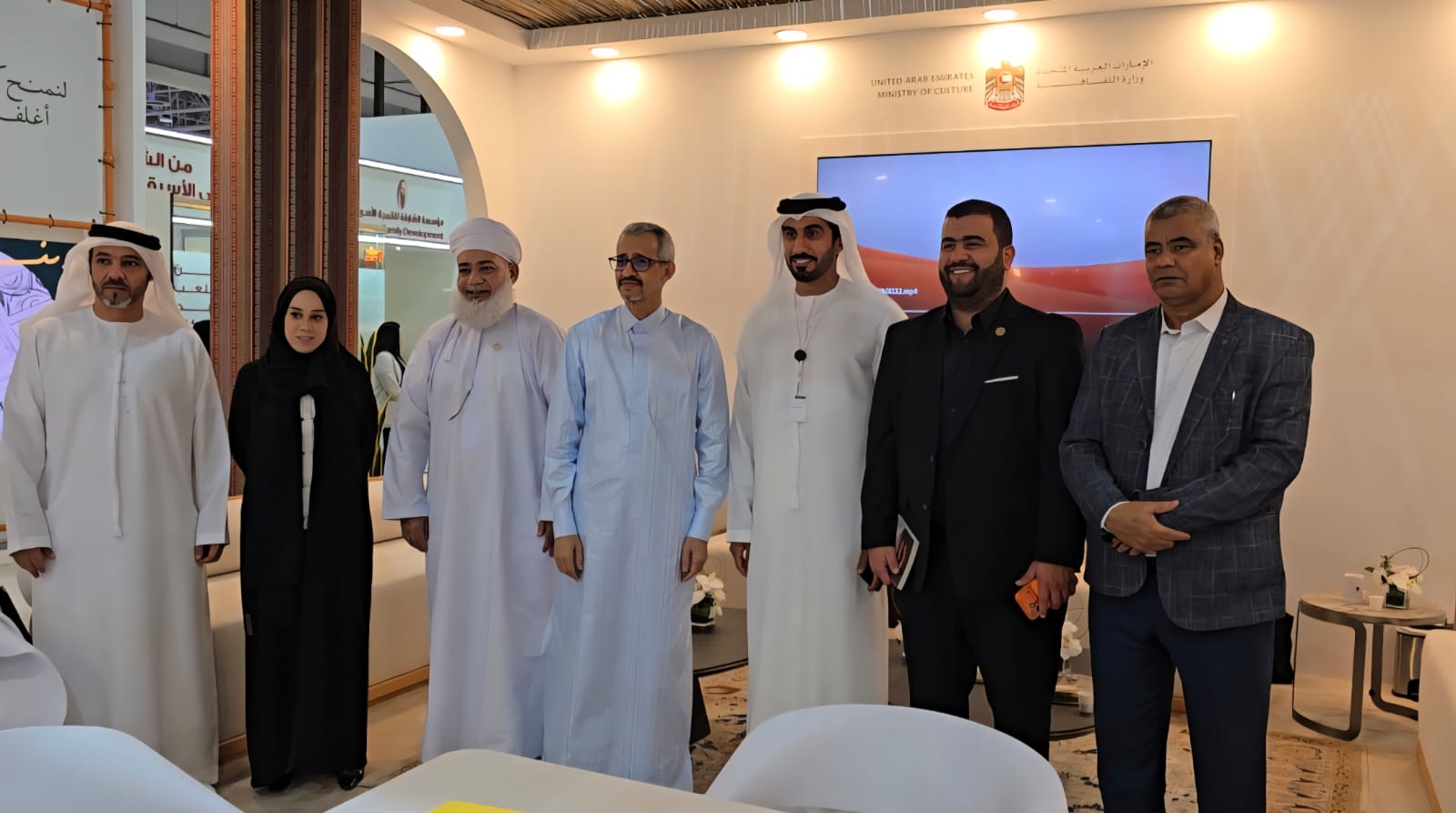 المدير العام للألكسو يلتقي وكيل وزارة الثقافة الإماراتية  في معرض الشارقة الدولي للكتاب