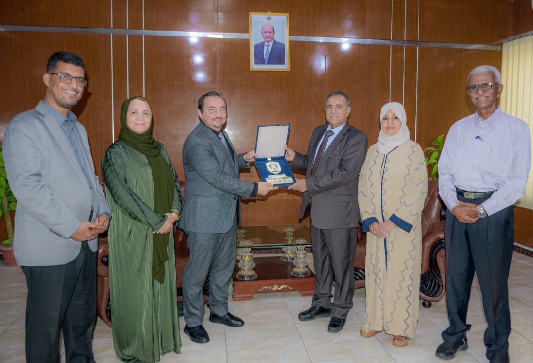 وفد الألكسو يزورجامعة عدن