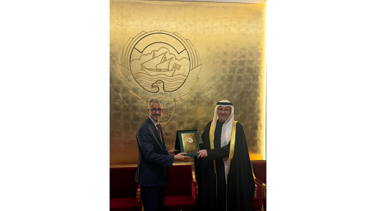 وزير الدولة لشؤون الاتصالات وتكنولوجيا المعلومات ووزير الإعلام والثقافة بالوكالة بدولة الكويت يستقبل المدير العام للألكسو