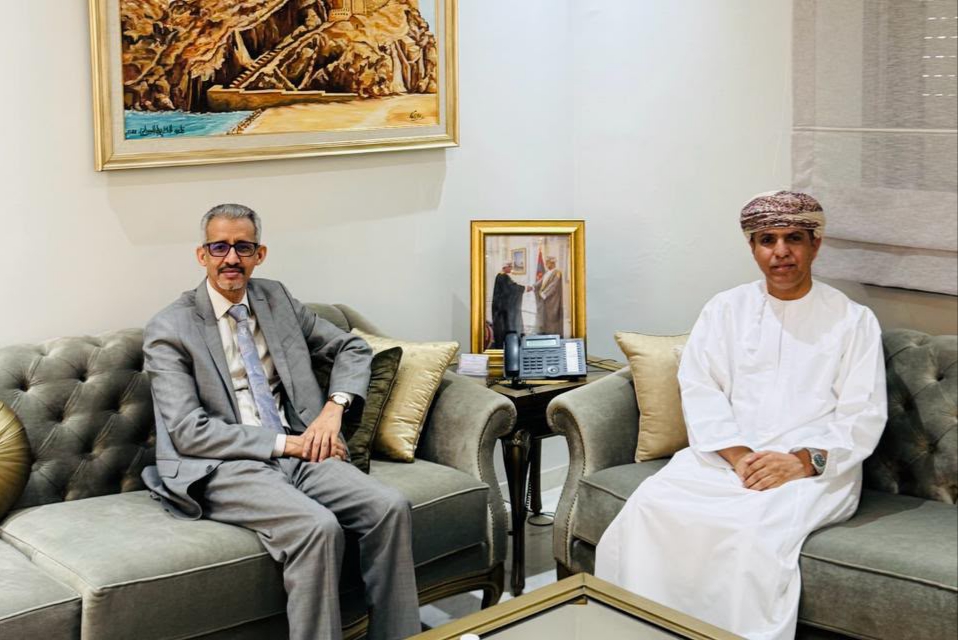 المدير العام للألكسو يؤدي زيارة لسفير سلطنة عُمان لدى الجمهورية التونسية